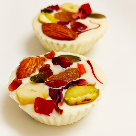 White Fruit & Nut Chocolate Cup